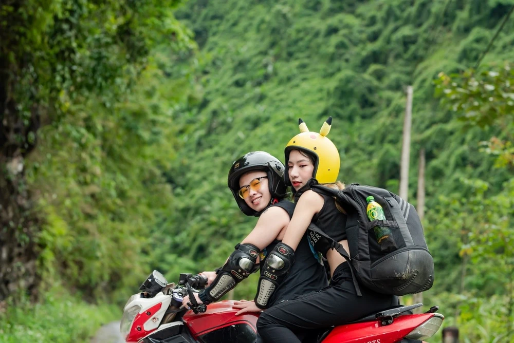 Hợp chất EGCG và vitamin C trong Trà Xanh Không Độ giúp giải tỏa mọi căng thẳng mệt mỏi trên vạn dặm đường khám phá đất nước.