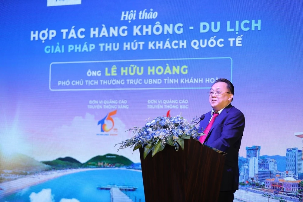 Phó Chủ tịch Thường trực UBND tỉnh Khánh Hòa Lê Hữu Hoàng phát biểu tại chương trình.