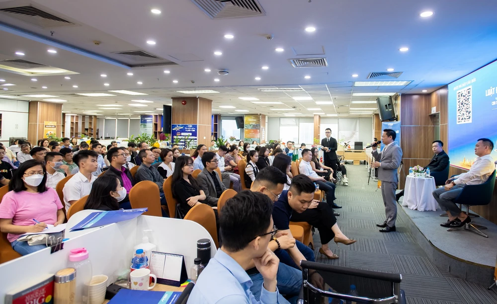 Sự kiện “Luật Đất đai sửa đổi – Điểm sáng cho thị trường bất động sản Việt Nam” thu hút đông đảo khách mời tham dự Sự kiện “Luật Đất đai sửa đổi – Điểm sáng cho thị trường bất động sản Việt Nam” thu hút đông đảo khách mời tham dự