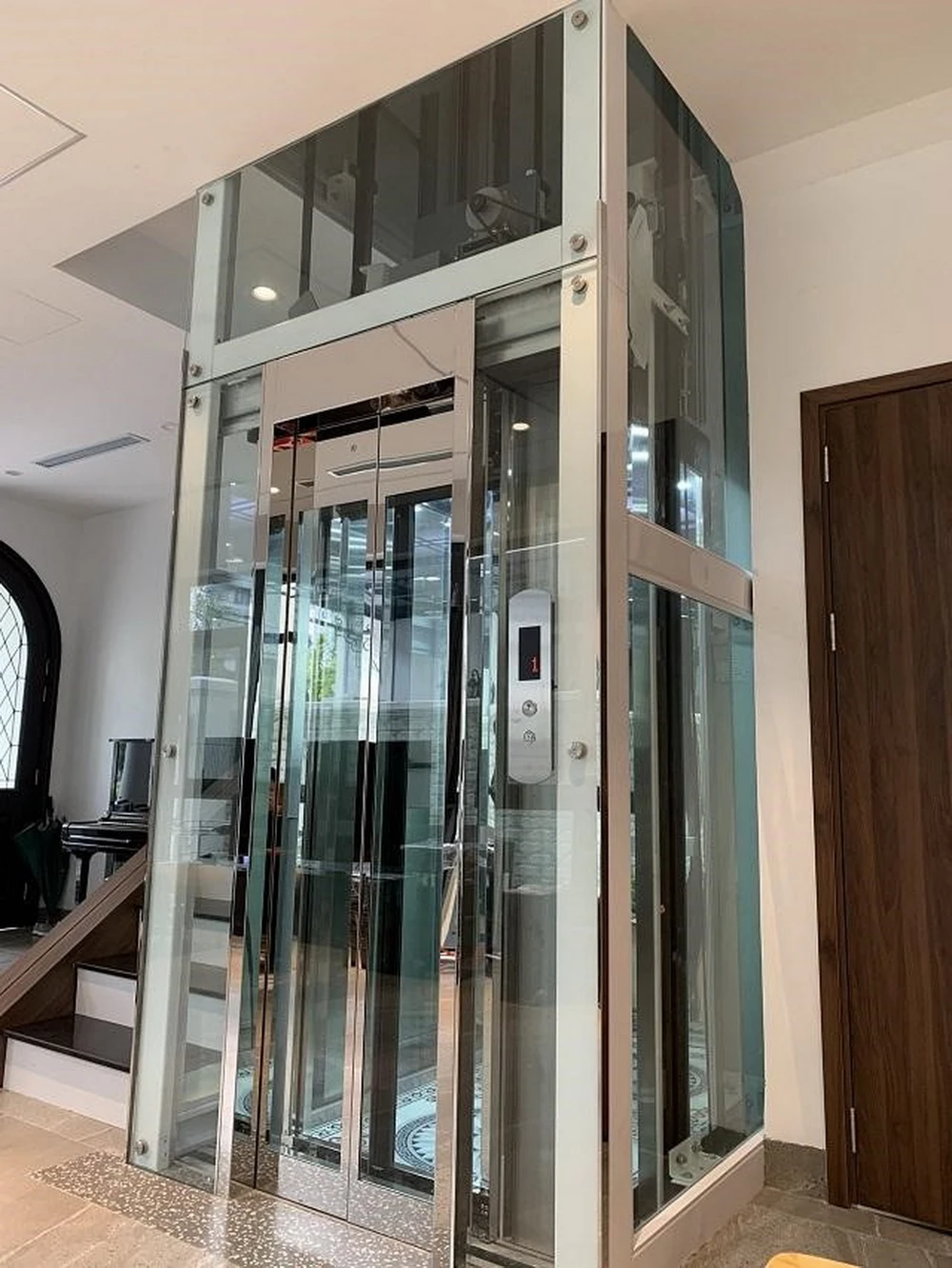 Giá lắp đặt thang máy mini phù hợp với nhiều gia đình