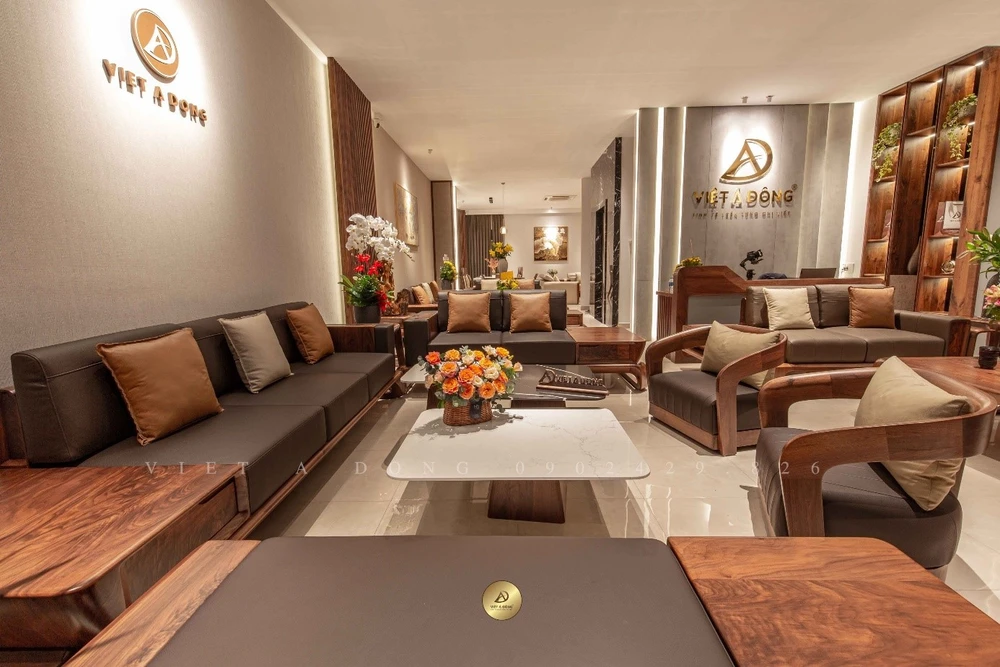 Trải nghiệm sản phẩm được tạo tác từ gỗ óc chó.