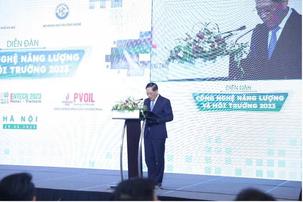 Thứ trưởng Bộ Khoa học và Công nghệ Trần Văn Tùng phát biểu