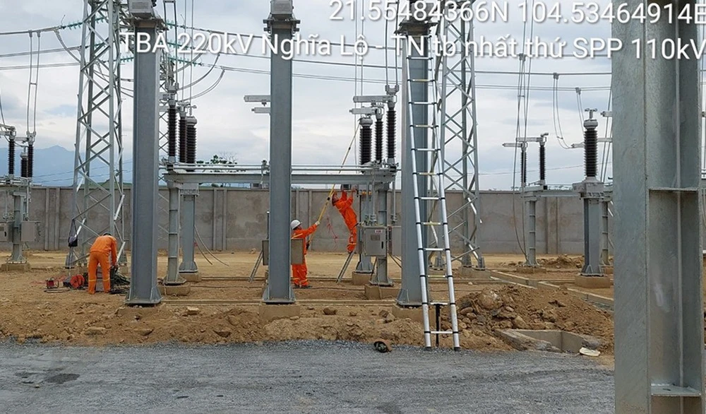 Lắp đặt thiết bị tại TBA 220kV Nghĩa Lộ