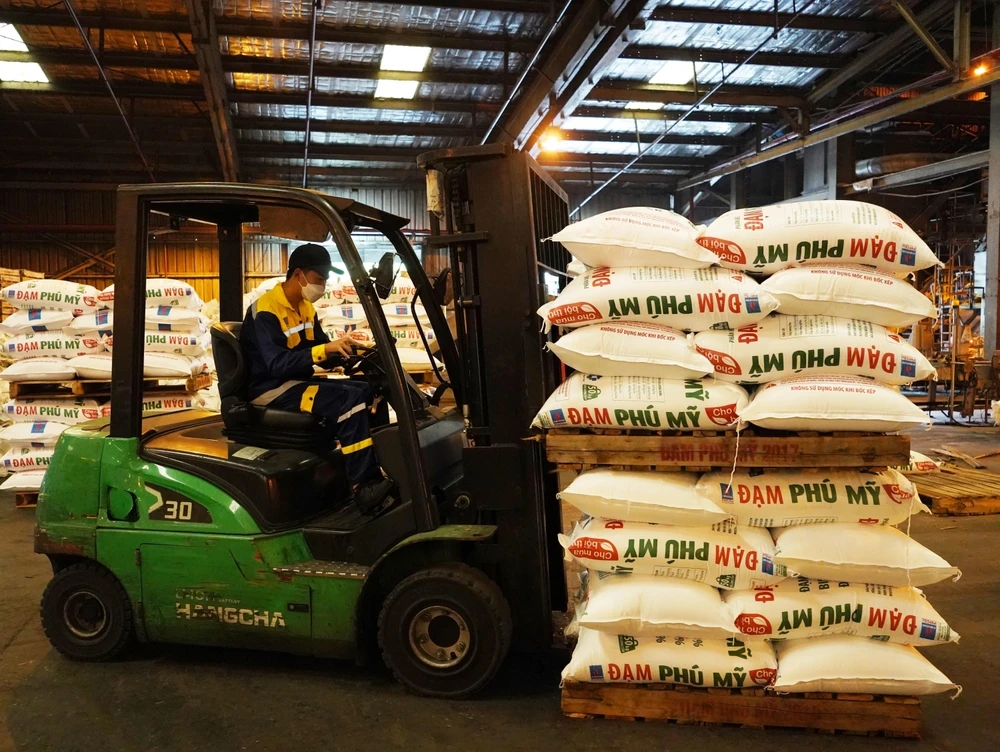 Cán bộ nhân viên đều xem nhà máy là ngôi nhà thứ hai.