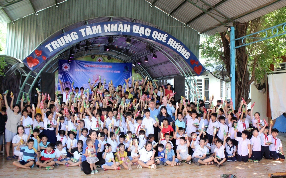 Tân Hiệp Phát: Thăm 3 Mái ấm tình thương tại Bình Dương ảnh 3