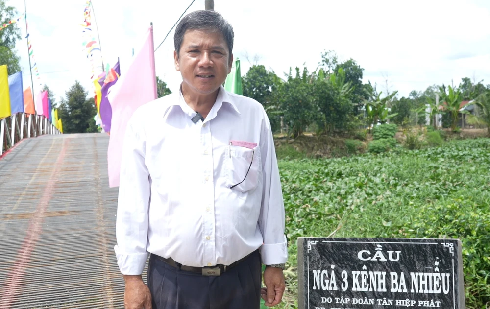 Ông Đoàn Văn Minh, Bí thư kiêm trưởng ấp Mỹ Trinh trong lễ khánh thành cầu Ngã 3 Kênh Ba Nhiễu.