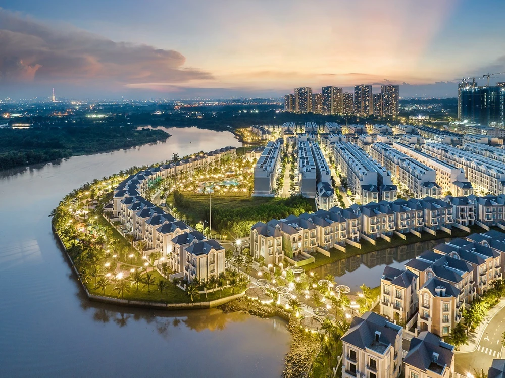 Giữa thời điểm thị trường biến động, bất động sản thấp tầng tại Vinhomes Grand Park vẫn có nhiều ưu thế về tiềm năng đầu tư kinh doanh, lợi nhuận hấp dẫn.