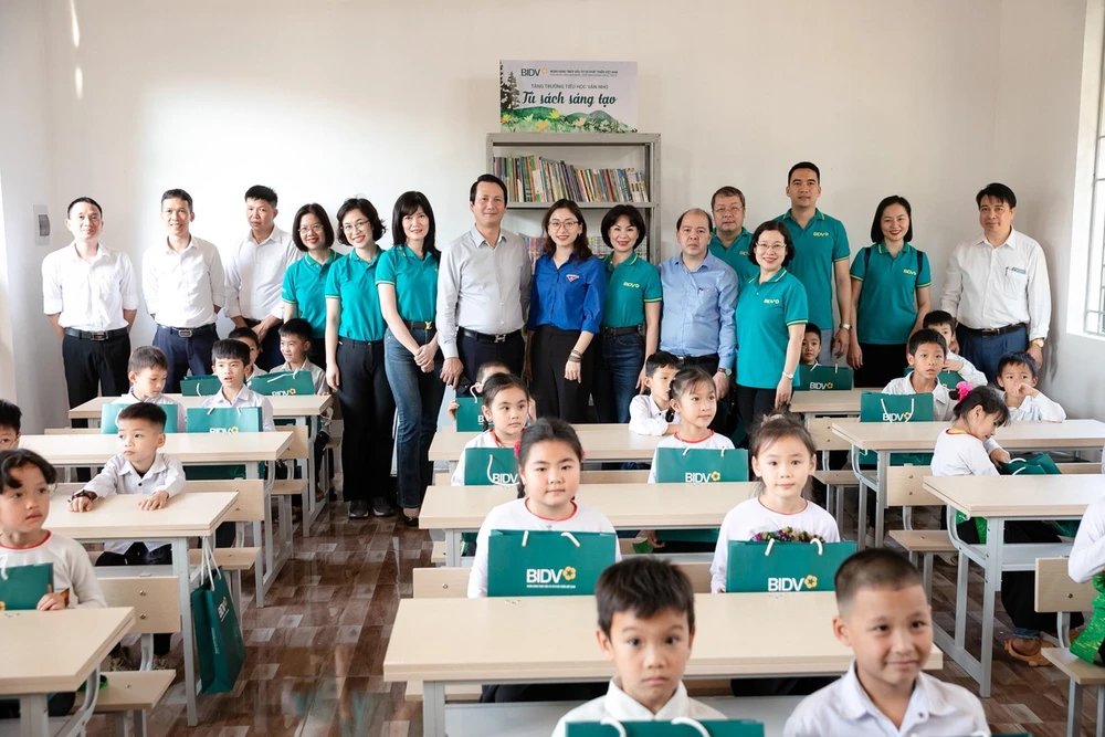 BIDV thực hiện chương trình an sinh xã hội ‘Sắc mầu trên giấy, trường học trên đồi’ tại Thanh Hóa