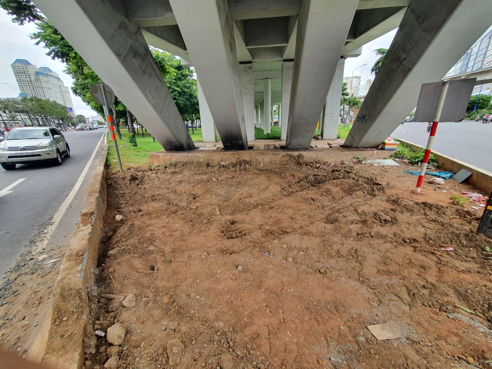 Hố đào kiểm tra cáp sau khi được lắp lại.