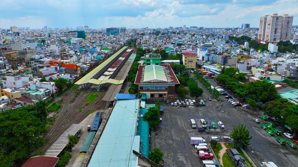 Đơn vị tư vấn chọn phương án ga Sài Gòn sẽ là ga trung tâm hành khách, còn các tác vụ như sửa chữa tàu, bảo dưỡng tàu sẽ được dời ra ga Bình Triệu (TP Thủ Đức) và ga Tân Kiên (huyện Bình Chánh). Ảnh: Nguyễn Tiến
