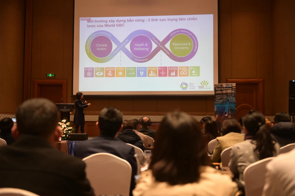 Bà Phan Thị Thu Hằng trình bày đề án tại Hội thảo. Ảnh: HẢI ANH.