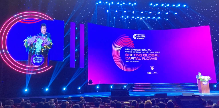 Theo các chuyên gia, sự dịch chuyển của dòng vốn đầu tư trên thế giới đã và đang diễn ra mạnh mẽ. Ảnh: H.A