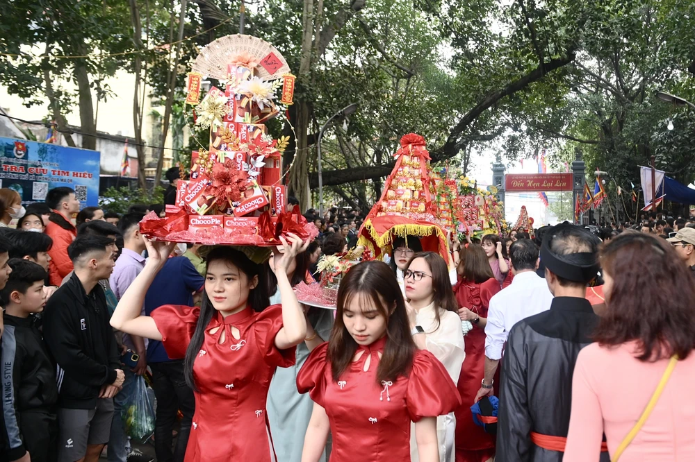 Lễ vật của các gia đình chuẩn bị. ẢNH: HOÀNG ANH