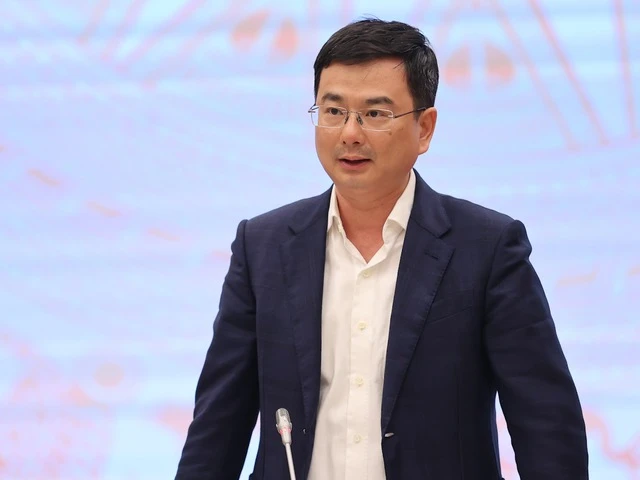 Phó Thống đốc NHNN tiết lộ lãi suất gói tín dụng 120.000 tỉ đồng cho nhà ở xã hội. Ảnh: VGP/Nhật Bắc Phó Thống đốc NHNN tiết lộ lãi suất gói tín dụng 120.000 tỉ đồng cho nhà ở xã hội. Ảnh: VGP/Nhật Bắc