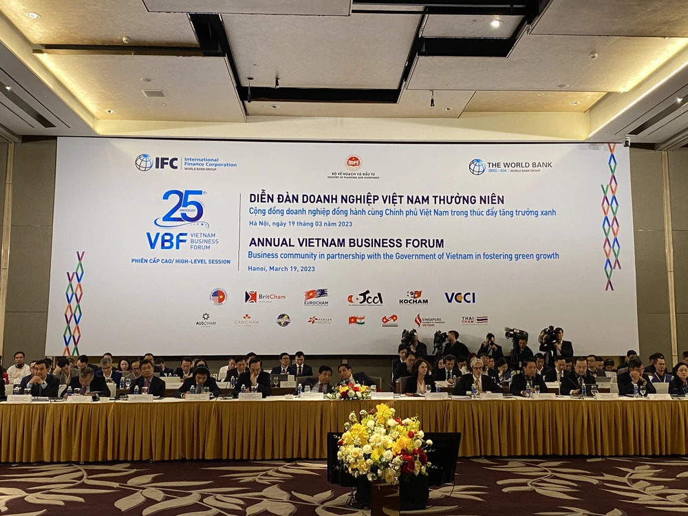 Thủ tướng cho biết các cơ quan sẽ tiếp tục giải quyết các vấn đề liên quan visa, giấy phép lao động theo hướng thuận lợi nhất. Ảnh: Minh Trúc