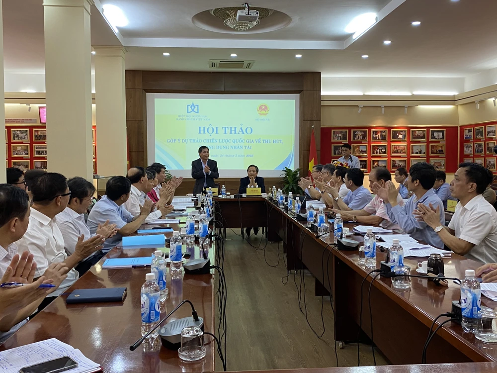 Dự thảo Đề án nhấn mạnh thu hút, trọng dụng nhân tài là một nhiệm vụ phải được coi trọng trên tất cả các lĩnh vực hoạt động của đời sống xã hội. ẢNH: MINH TRÚC