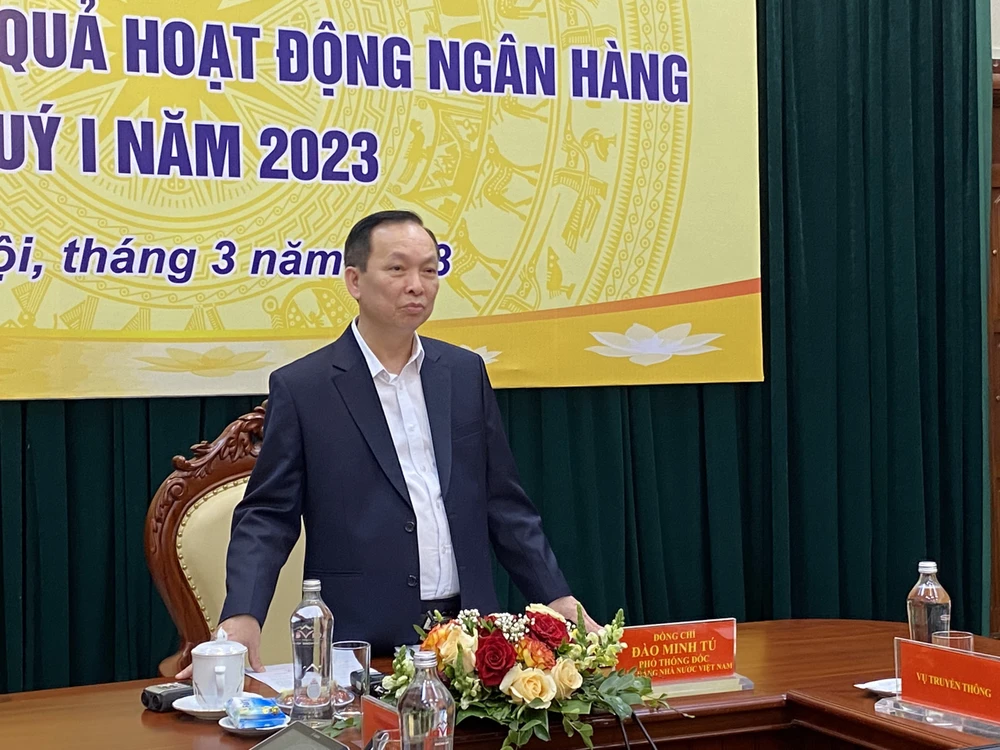 Phó Thống đốc Thường trực NHNN Đào Minh Tú thông tin liên quan đến gói tín dụng 120.000 tỷ đồng. ẢNH: MINH TRÚC