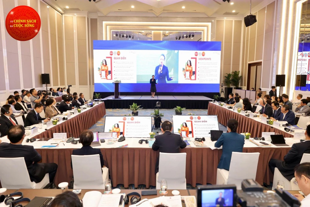 Toàn cảnh hội thảo về giải pháp ứng phó Thuế tối thiểu toàn cầu sáng 18-4. Ảnh: BTC