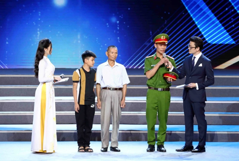 Đại úy Vũ Trung Kiên nhớ lại hành động anh dũng của Đại úy Lường Phát Chiêm khi chiến đấu với tội phạm ma túy