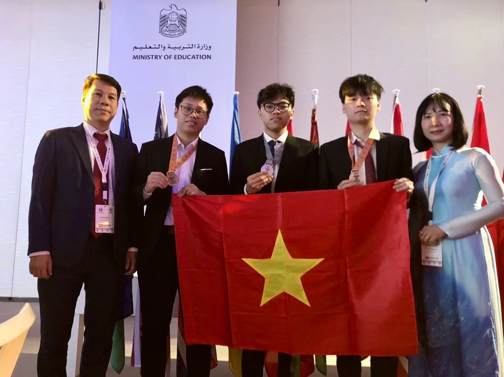 Đội tuyển quốc gia Việt Nam tiếp tục duy trì kết quả 100% thí sinh đoạt Huy chương.