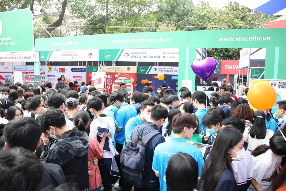 Nhiều thí sinh đến tham dự ngày hội. Ảnh: Minh Trúc