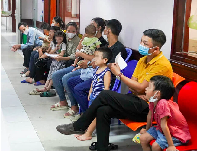 Trẻ em là đối tượng được được quỹ BHYT chi trả chi phí khám chữa bệnh nhiều nhất. Ảnh: Bệnh viện Nhi Trung ương