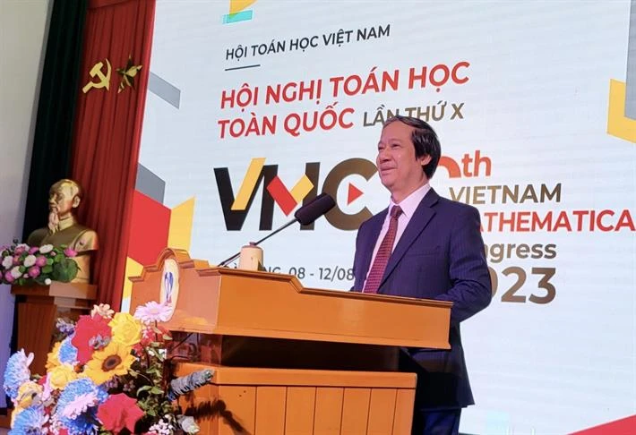 Bộ trưởng Nguyễn Kim Sơn phát biểu tại Hội nghị Toán học toàn quốc lần thứ X.