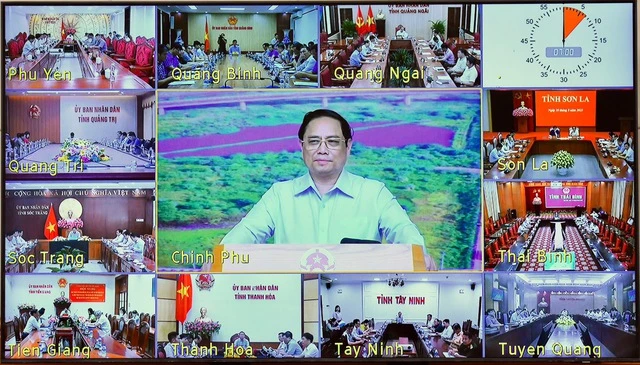 Phiên họp được thực hiện theo hình thức trực tiếp kết hợp trực tuyến. Ảnh: VGP/Nhật Bắc