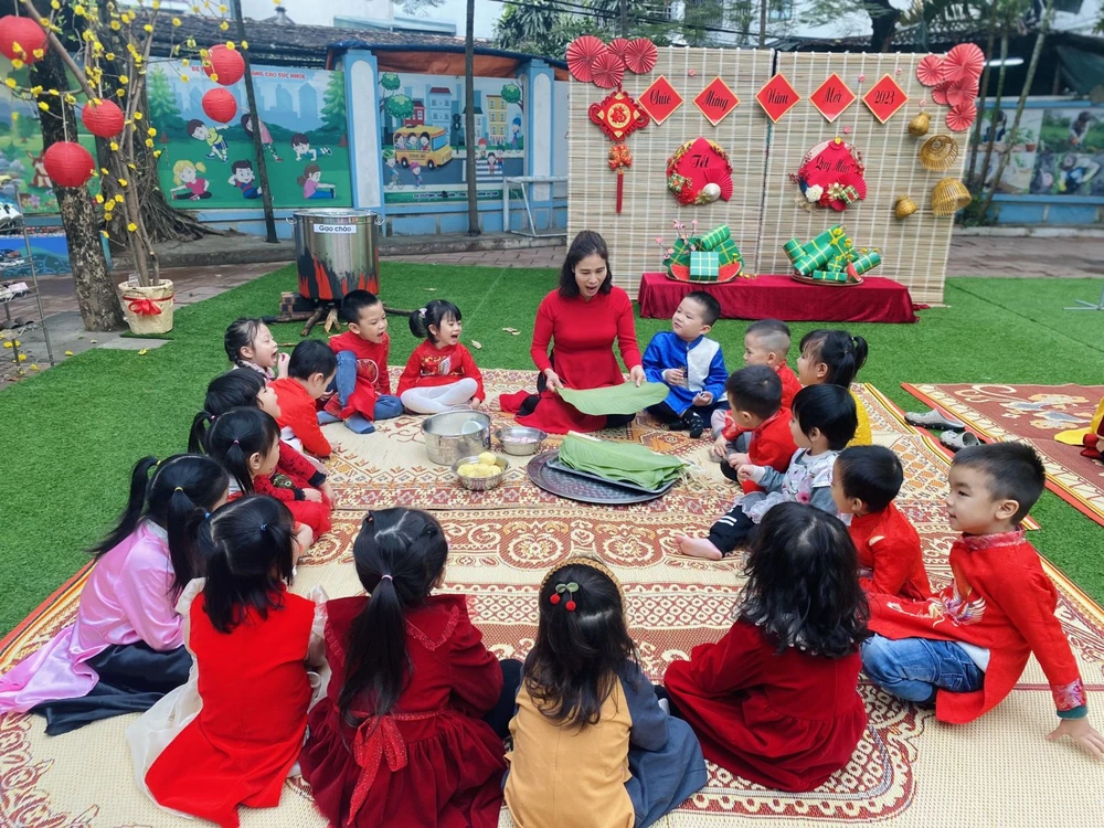 Bộ GD&ĐT nghiêm cấm thầy cô biếu, tặng quà Tết cho lãnh đạo