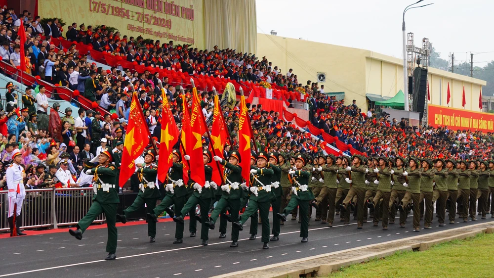 đbp diễu hành 10.jpeg