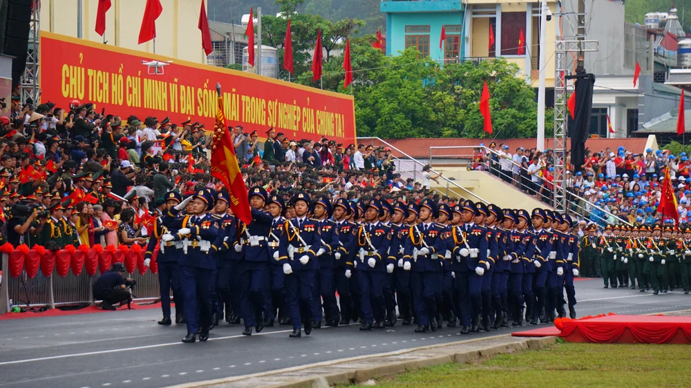 đbp diễu hành 14.jpeg