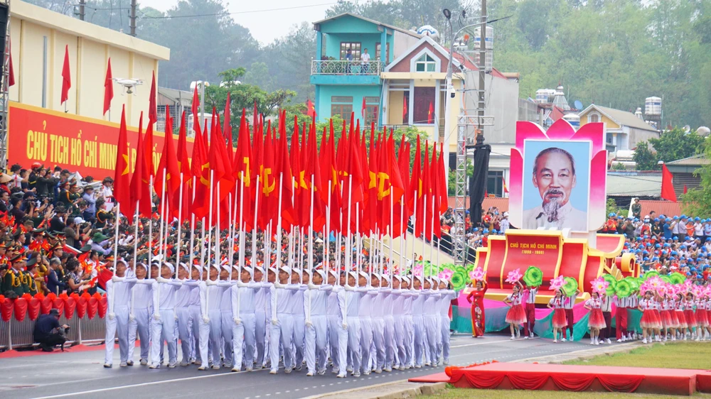 đbp diễu hành 5.jpeg