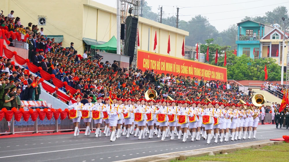 đbp diễu hành 9.jpeg