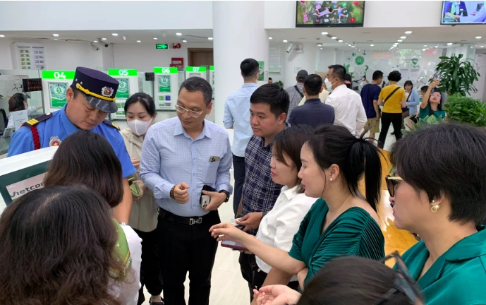 mua vàng miếng.png