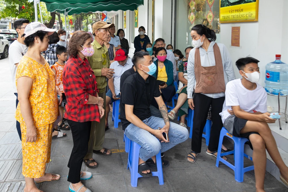 mua vàng miếng...jpeg