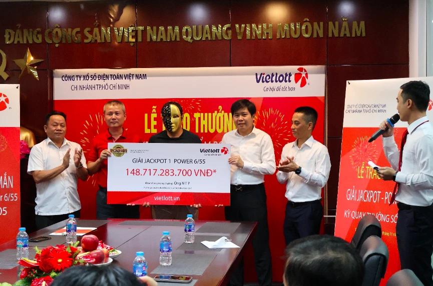 Thanh niên ở TP.HCM trúng xổ số