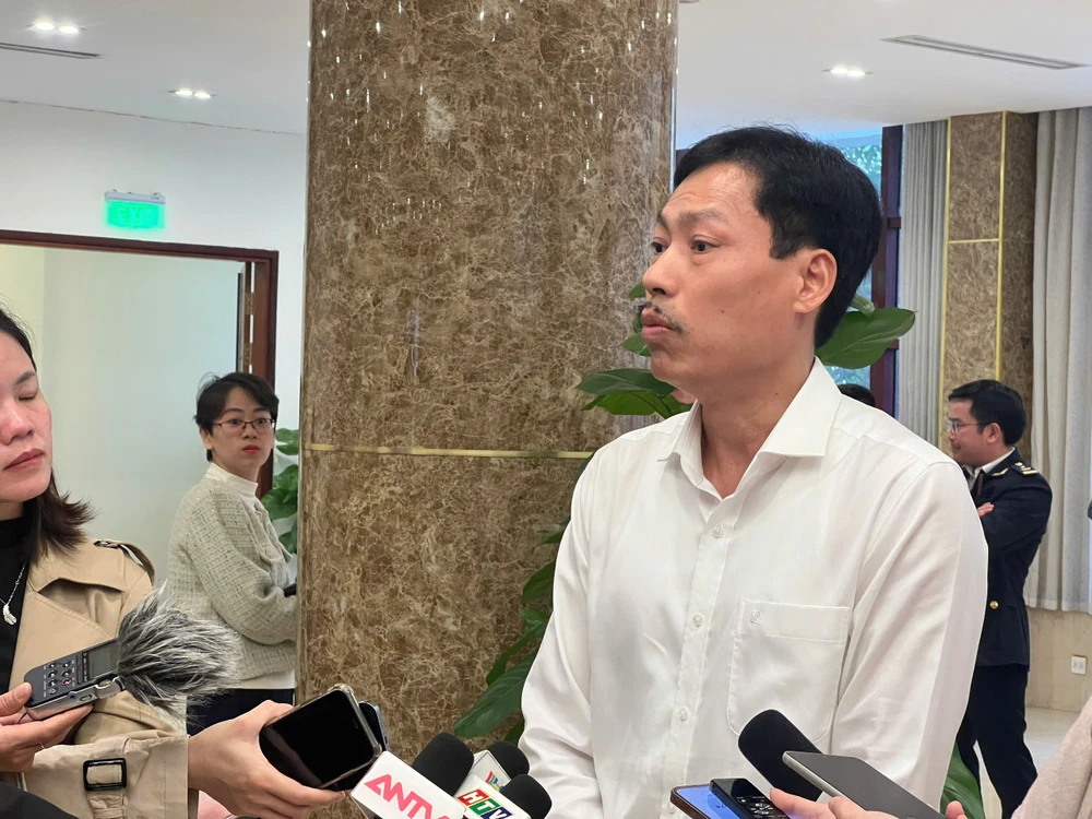 Thuế và hải quan.jpg