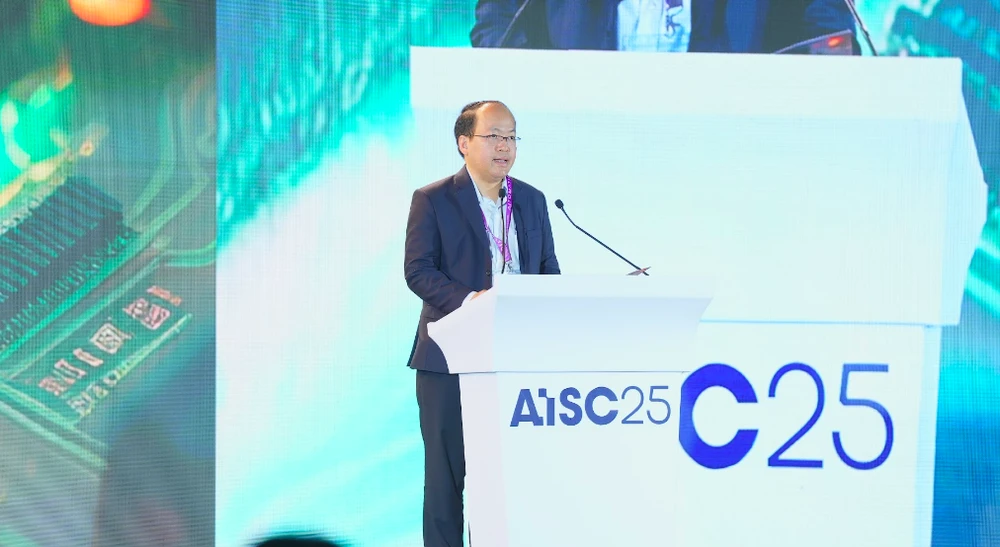 Ông Vũ Quốc Huy - Giám đốc NIC kêu gọi các tập đoàn công nghệ toàn cầu tiếp tục tin tưởng vào Việt Nam.