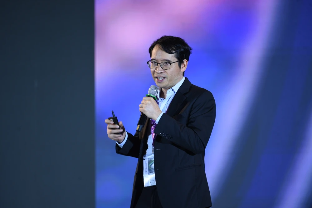 TS. Bùi Hải Hưng, Giám đốc Viện Nghiên cứu trí tuệ nhân tạo VinAI nói về cách giải bài toán thiếu nguồn lực để phát triển trí tuệ nhân tạo, bán dẫn.