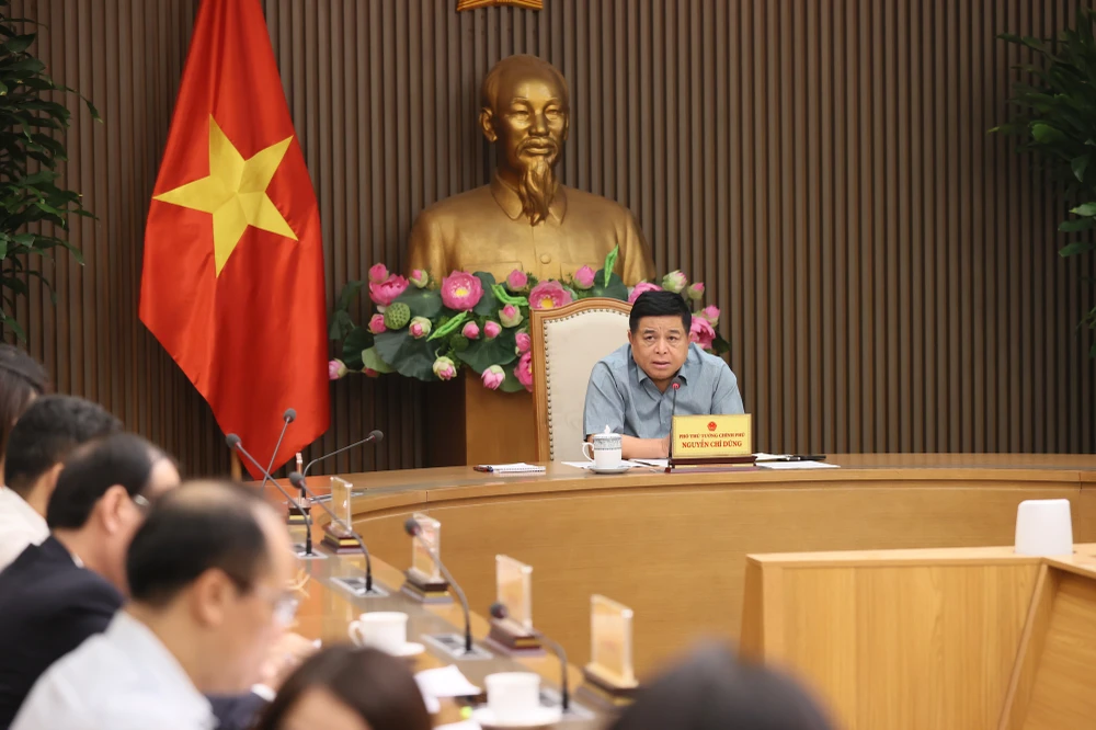 Phó Thủ tướng Nguyễn Chí Dũng chủ trì cuộc họp về xây dựng Đề án phát triển kinh tế tư nhân. Ảnh: VGP