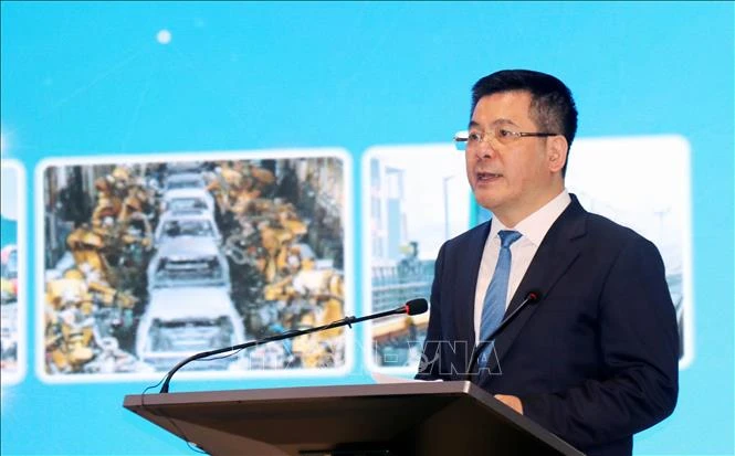 ngành công nghiệp hỗ trợ nói chung, công nghiệp hỗ trợ ngành cơ khí, chế tạo phục vụ sản xuất, lắp ráp ô tô, đường sắt của Việt Nam nói riêng còn nhiều hạn chế