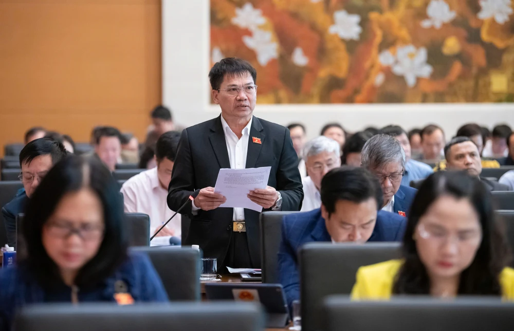 Đại biểu Dương Khắc Mai (Đắk Nông) đề cập đến nguyên tắc bảo vệ dữ liệu cá nhân và cho rằng còn nhiều chỗ chưa thống nhất. Ảnh: C.L