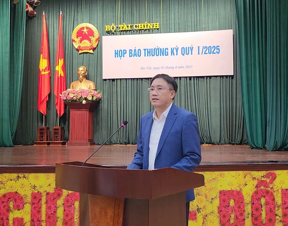 Phó Cục trưởng Cục Thuế Mai Sơn thông tin về việc hoàn thuế thu nhập cá nhân tự động. Ảnh: MINH TRÚC