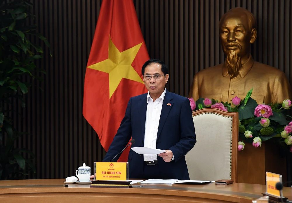 Phó Thủ tướng yêu cầu các bộ, ngành, địa phương khẩn trương triển khai các cam kết quốc tế ngay sau khi ký kết.