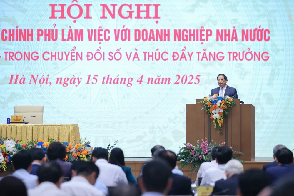Thủ tướng Phạm Minh Chính chủ trì Hội nghị Thủ tướng Chính phủ làm việc với doanh nghiệp nhà nước tiên phong trong chuyển đổi số và thúc đẩy tăng trưởng. Ảnh: VGP/Nhật Bắc