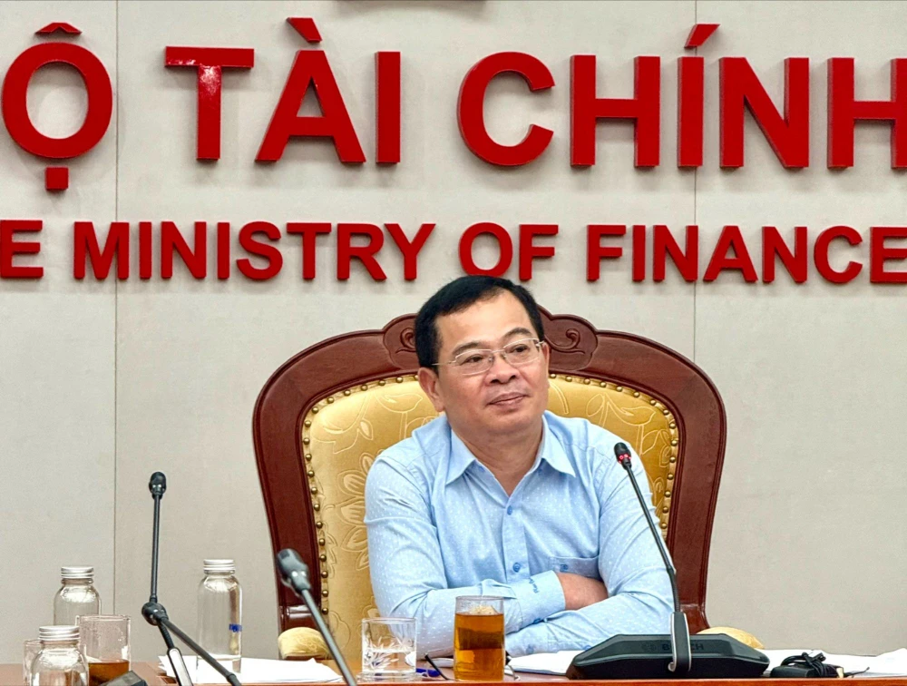 Ông Nguyễn Tân Thịnh, Cục trưởng Cục Quản lý công sản (Bộ Tài chính) thông tin về việc xử lý xe công, tài sản công sau khi sắp xếp đơn vị hành chính. Ảnh: VGP