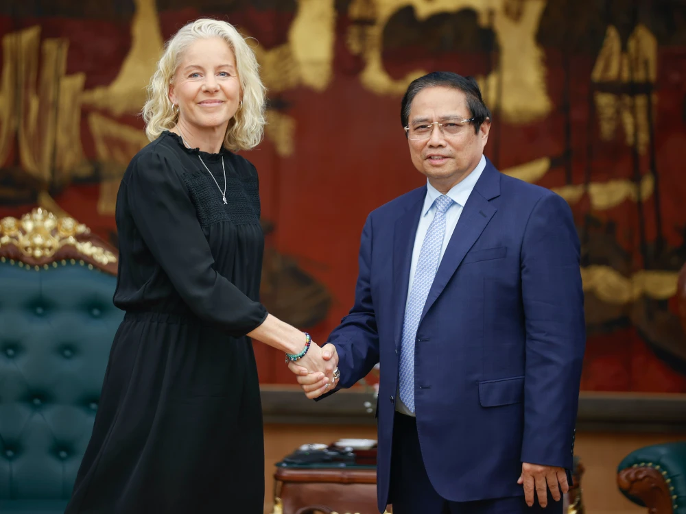 Thủ tướng Phạm Minh Chính tiếp bà Susanna Campbell, Chủ tịch Tập đoàn SYRE - Ảnh: VGP/Nhật Bắc