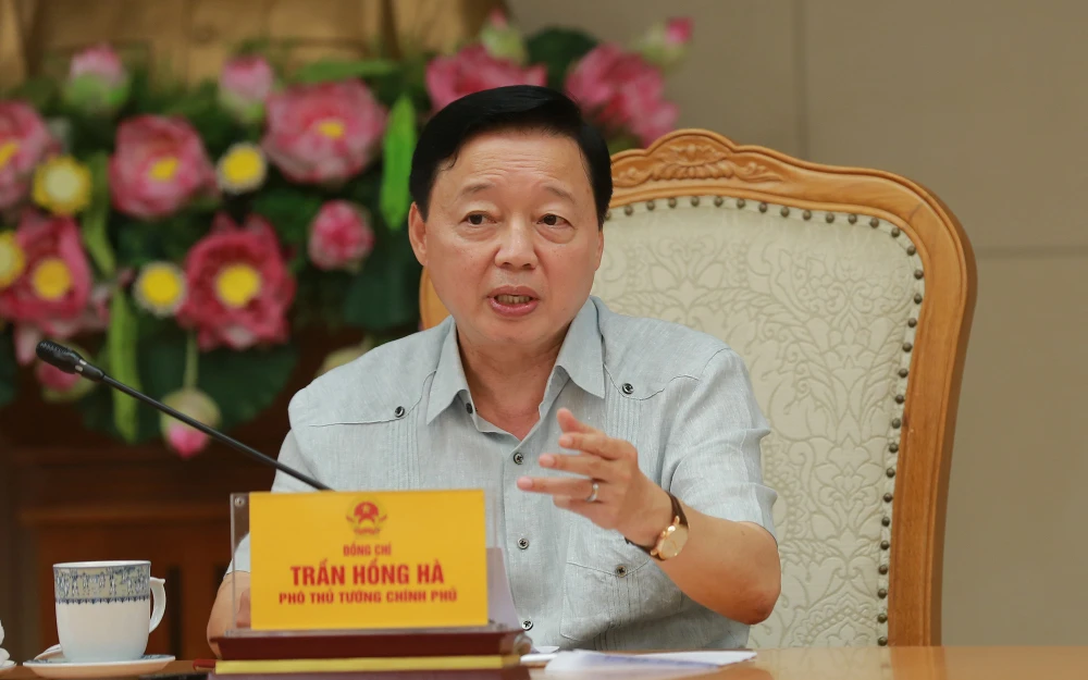 Phó Thủ tướng Trần Hồng Hà, yêu cầu lựa chọn đầu tư mở rộng hoàn chỉnh đoạn tuyến cao tốc Bắc - Nam phía Đông phải khoa học, sát thực tiễn, khả thi, hiệu quả. Ảnh: VGP