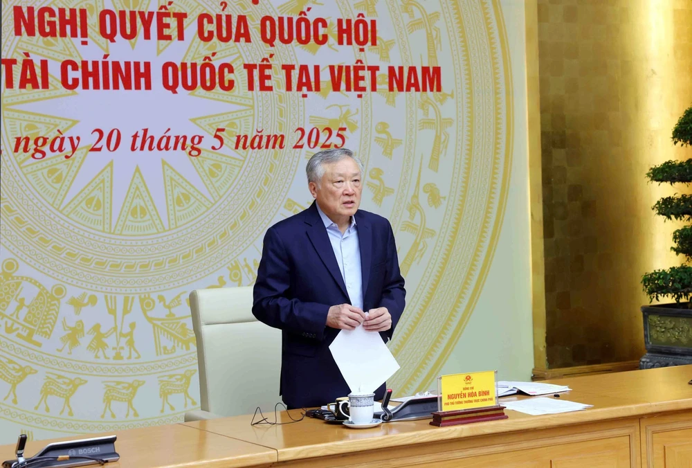 Phó Thủ tướng Thường trực Chính phủ Nguyễn Hòa Bình chủ trì Hội nghị xây dựng Nghị quyết của Quốc hội về Trung tâm tài chính quốc tế tại Việt Nam. Ảnh: VGP