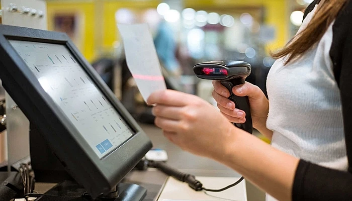 Một số hộ kinh doanh phản ánh gặp khó khăn khi chuyển đổi sang sử dụng hóa đơn điện tử. Ảnh minh họa